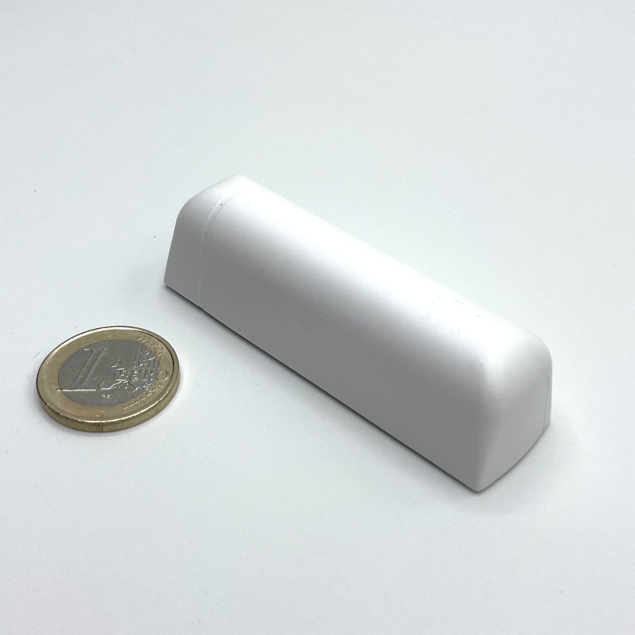 BoatOfficer Air (size comparison with 1 Euro)